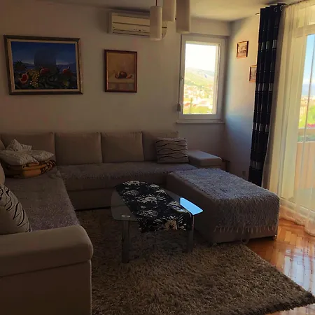 G Apartment *
