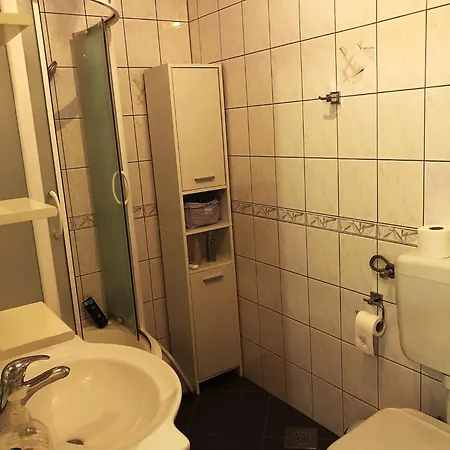 G Apartment *